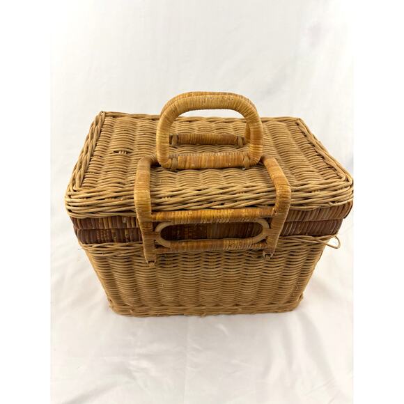Vintage Wicker Basket With Self Locking Handle Storage Picnic 12"x10" Boho - Picture 1 of 10
